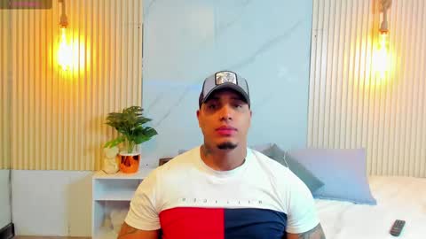 Snapshot of simeone_panda chatting on March 2025 12:20:01 PM simeone_panda online show from March 2025 12:20:01 PM