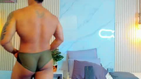 Snapshot of simeone_panda chatting on March 2025 03:27:02 PM simeone_panda online show from March 2025 03:27:02 PM