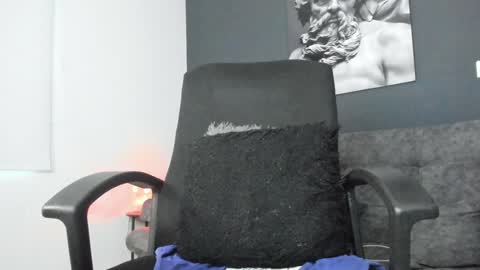Snapshot of simon_leon01 chatting on January 2025 10:57:02 PM simon_leon01 online show from January 2025 10:57:02 PM