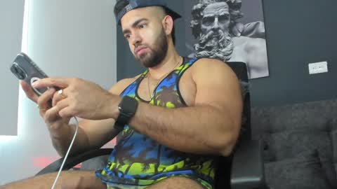 Snapshot of simon_leon01 chatting on January 2025 01:00:02 PM simon_leon01 online show from January 2025 01:00:02 PM