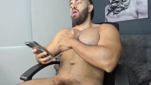 Snapshot of simon_leon01 chatting on February 2025 10:03:02 PM simon_leon01 online show from February 2025 10:03:02 PM