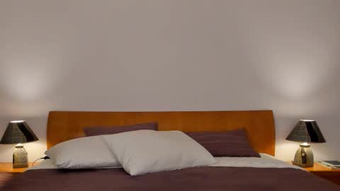 Simona  online show from November 2025 12:15:02 PM