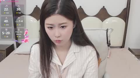 simonastephanie online show from November 2025 02:50:01 PM