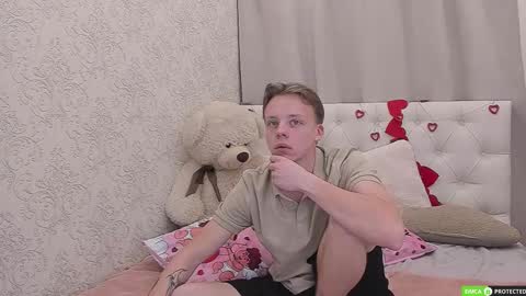 Snapshot of simonwarner chatting on February 2026 10:16:01 PM Simon online show from February 2026 10:16:01 PM