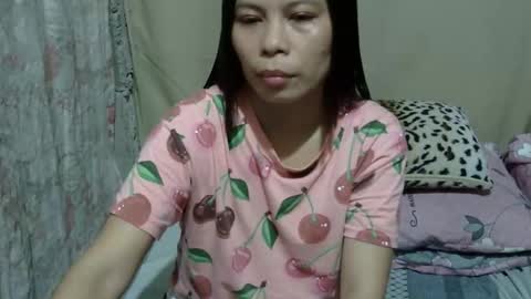 Snapshot of simply_me143 chatting on November 2025 11:58:01 PM mia online show from November 2025 11:58:01 PM