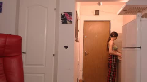 simyhvn online show from March 2026 05:13:02 PM