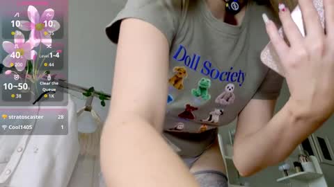 Snapshot of sinful_kittyy chatting on May 2026 02:45:01 PM Kate online show from May 2026 02:45:01 PM
