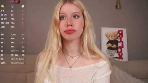 Snapshot of sinfulfairy chatting on June 2026 08:43:01 PM online show from June 2026 08:43:01 PM