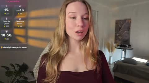 Aurora online show from May 2026 03:25:01 AM