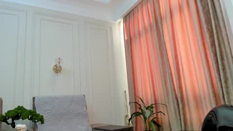 Ellie online show from January 2025 03:53:02 AM