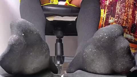 only foot                         worshipers here online show from February 2025 01:36:01 AM