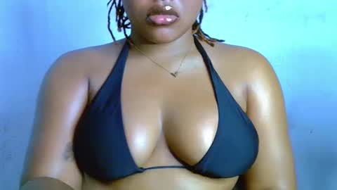 Snapshot of siren_xoxo chatting on November 2025 08:00:01 PM Siren XOXO online show from November 2025 08:00:01 PM