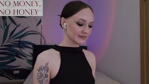 Snapshot of sirenaswhisper chatting on May 2026 02:35:02 PM Goddess Sirena online show from May 2026 02:35:02 PM