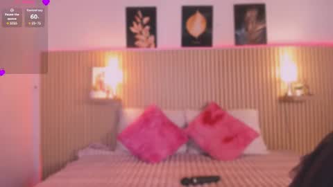 Sirenita online show from July 2026 11:01:01 PM