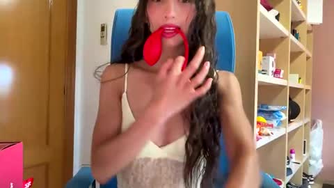 Sirens foxx online show from June 2026 06:34:02 PM