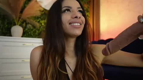Snapshot of sisi_von_dee chatting on May 2026 07:59:02 PM Dee online show from May 2026 07:59:02 PM
