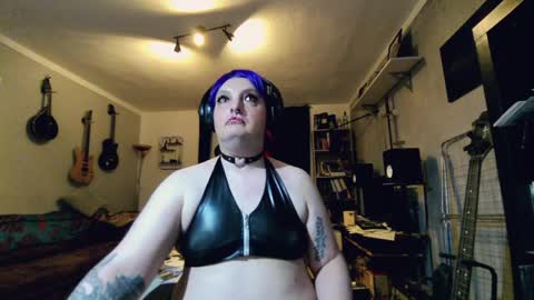 Snapshot of sissylovedoll chatting on June 2026 02:05:02 AM Tiffany Candy online show from June 2026 02:05:02 AM