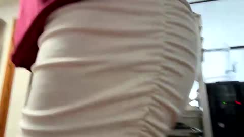 Snapshot of sissymiles chatting on June 2026 01:21:02 AM SissyMiles online show from June 2026 01:21:02 AM