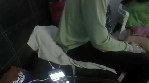 Snapshot of skanky_little_dolls chatting on September 2025 09:09:01 AM skanky_little_dolls online show from September 2025 09:09:01 AM