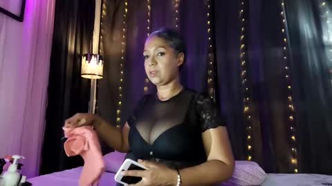 Skarlleth online show from September 2025 01:44:02 PM