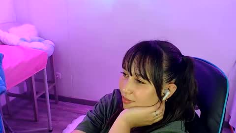 Snapshot of skarlet_adams chatting on June 2026 02:11:02 AM Alice online show from June 2026 02:11:02 AM