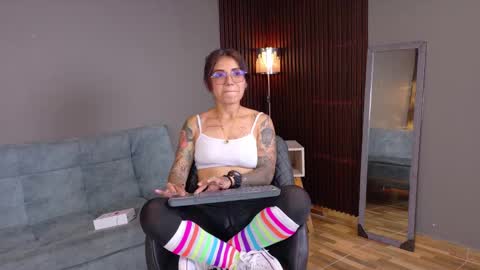 skarlet_petit online show from February 2025 11:39:01 PM