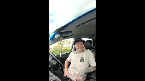Snapshot of skateruncut chatting on May 2026 02:44:02 PM skateruncut online show from May 2026 02:44:02 PM