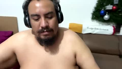 Snapshot of skinhell chatting on January 2025 02:27:02 AM Elias online show from January 2025 02:27:02 AM