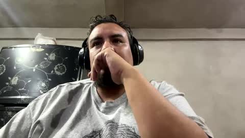 Snapshot of skinhell chatting on November 2025 04:47:01 AM Elias online show from November 2025 04:47:01 AM