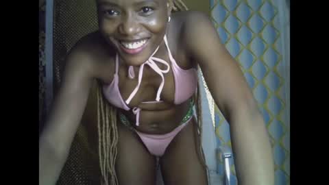 Snapshot of skinnybeauty1 chatting on August 2026 10:22:02 PM Linda independent model online show from August 2026 10:22:02 PM