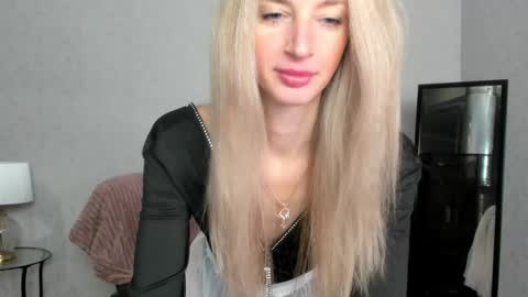 Skinnyladyy online show from February 2025 02:06:02 AM