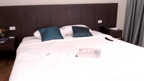 skinnythai4u online show from November 2025 02:27:02 PM