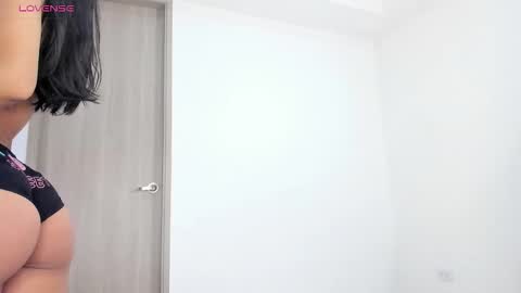 Skinnyy   online show from March 2026 12:42:01 PM