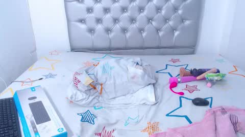 Snapshot of skinnyy_andtight chatting on February 2025 09:21:01 AM Alexa online show from February 2025 09:21:01 AM