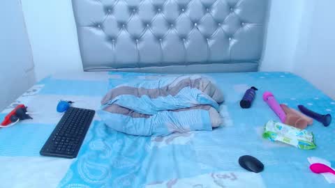 Snapshot of skinnyy_andtight chatting on February 2025 09:22:01 AM Alexa online show from February 2025 09:22:01 AM