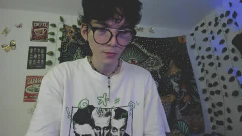 Snapshot of skiny_dann chatting on April 2026 02:37:02 AM skiny_dann online show from April 2026 02:37:02 AM