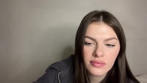 skirenna online show from January 2026 04:10:01 PM