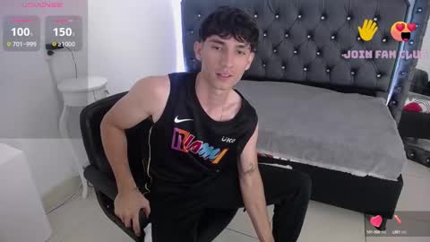 Skorpyon Musclee online show from December 2024 04:27:02 AM