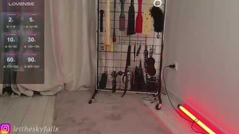 Eliza online show from November 2025 11:16:01 PM