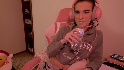 Snapshot of sky4dylancb chatting on December 2025 06:18:01 AM Gem online show from December 2025 06:18:01 AM