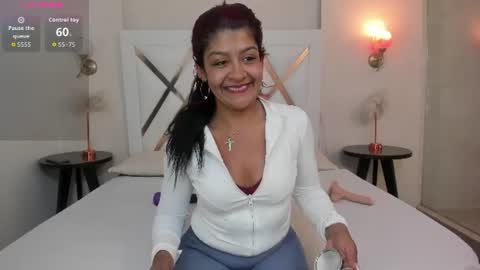 Snapshot of sky_collins_ chatting on July 2026 08:37:01 PM Sky online show from July 2026 08:37:01 PM