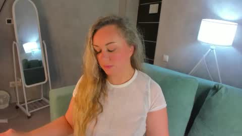Snapshot of sky_kuper chatting on June 2026 01:04:01 AM Sky online show from June 2026 01:04:01 AM
