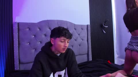 sky_n_zayn online show from April 2026 12:47:02 PM