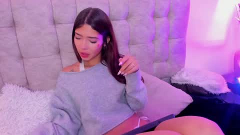 sky_n_zayn online show from May 2026 12:22:02 PM