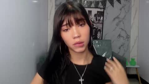 sky_sweet_a online show from December 2025 04:14:01 PM