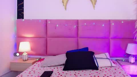 Angel online show from December 2025 01:29:01 PM