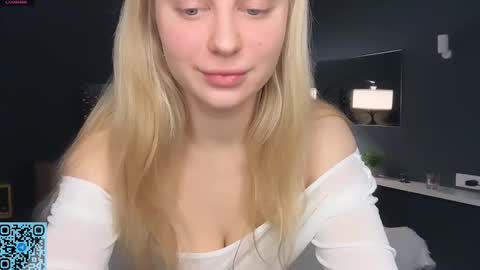 Skye online show from December 2025 08:35:01 PM