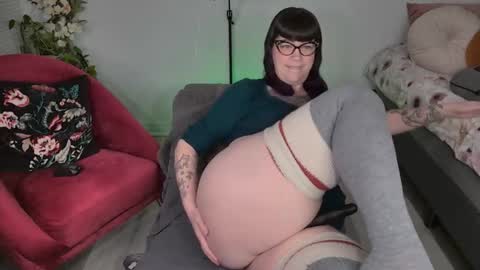 skylar bird online show from December 2024 04:33:02 AM