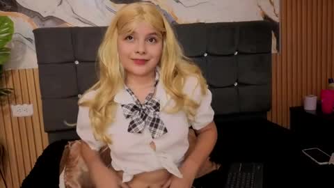 skylar_vox12 online show from May 2026 08:15:01 PM