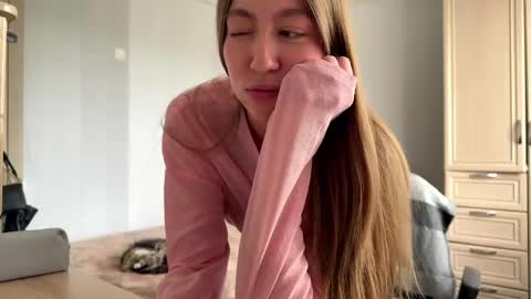 Snapshot of skylarbelle chatting on March 2026 07:12:02 AM Aurora online show from March 2026 07:12:02 AM